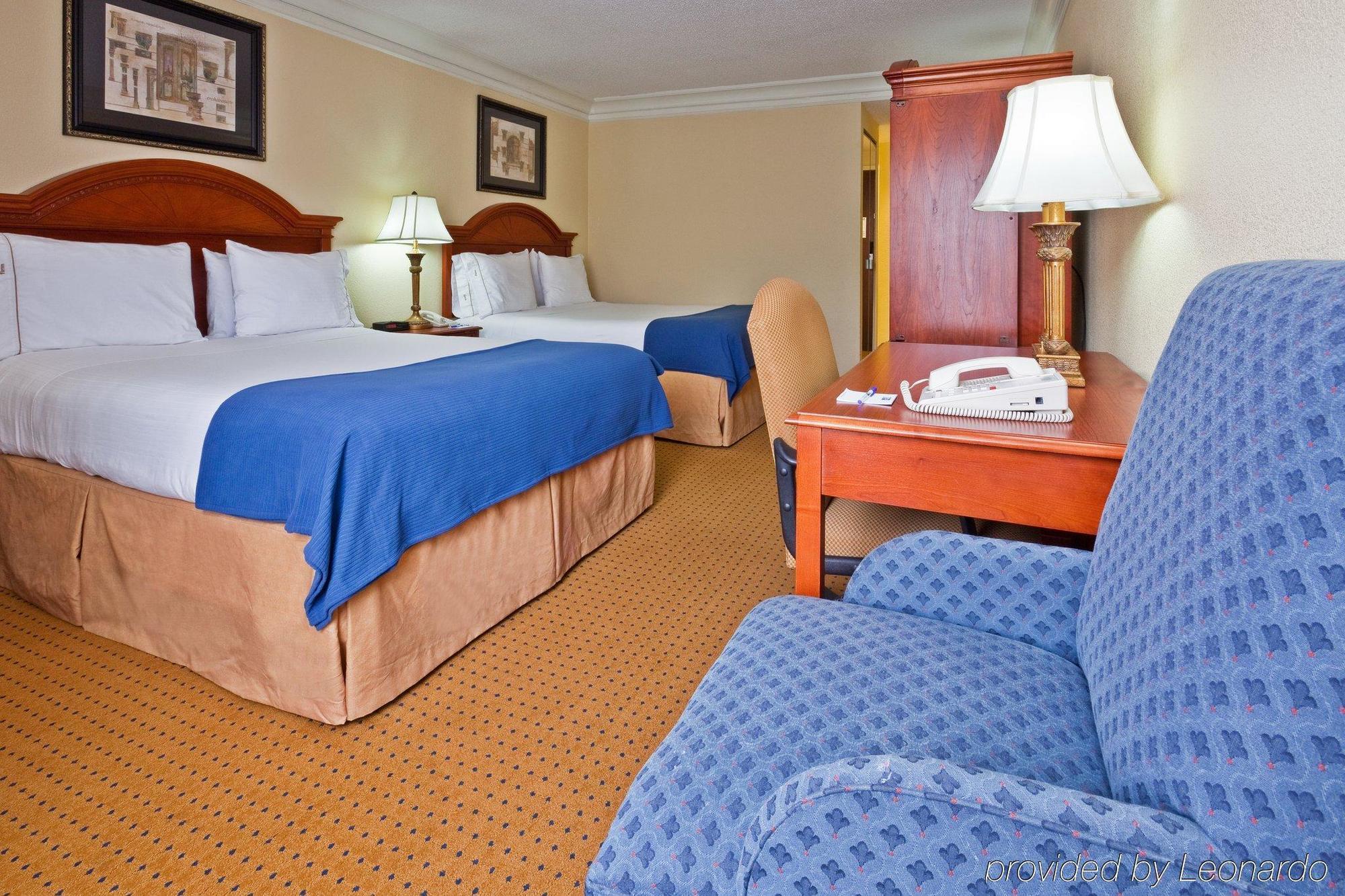 Holiday Inn Express Ringgold Room photo